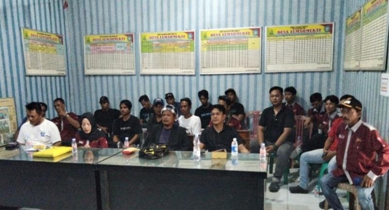 Personel Polsek Lemahabang Imbau Warga Lemahmukti Untuk Tetap Pertahankan Kamtibmas Jelang Pilkades