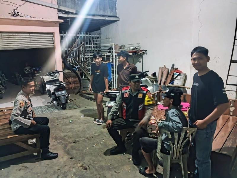 Kapolsek Batujaya Himbau Masyarakat Desa Telukbango terkait Kamtibmas melalui kegiatan Ngawangkong