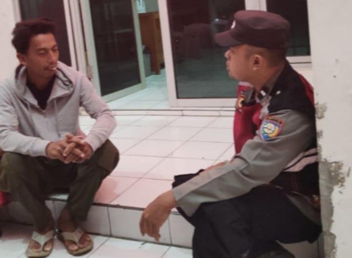 Bhabinkamtibmas Polsek Tegalwaru Ajak Warga Desa Cintawargi Ciptakan Rasa Aman dan Peduli Sesama