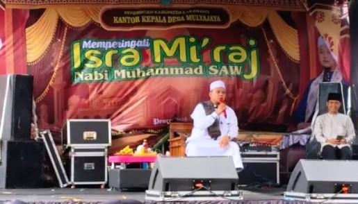 Di Tengah Banjir dan Tantangan, Warga Mulyajaya Teguh Memperingati Isra Mi’raj 