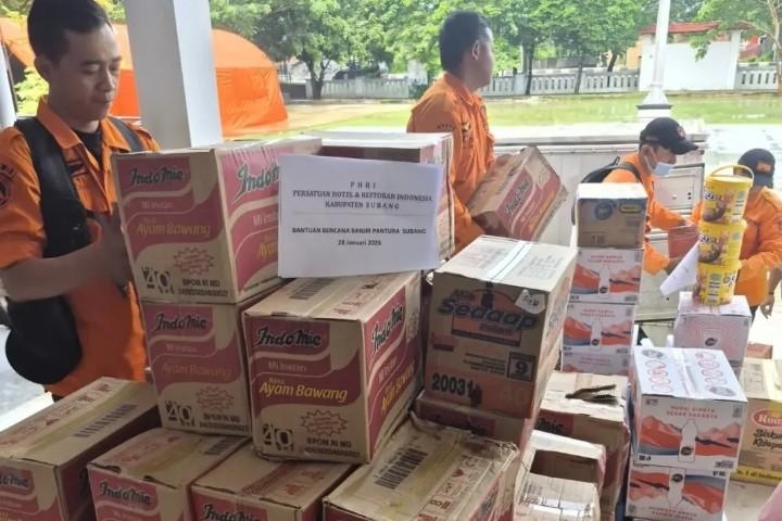 PHRI Subang Salurkan Bantuan untuk Korban Banjir Pantura, Wujud Empati Industri Pariwisata