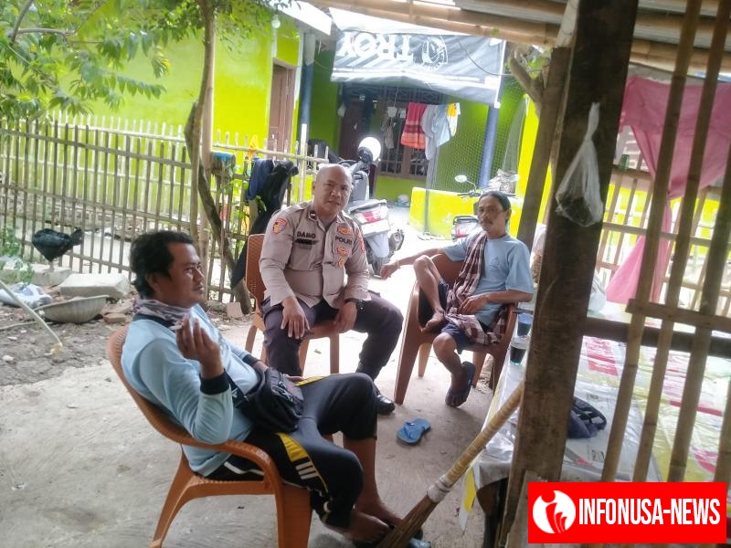 Guna Menjalin Silaturahmi, Bhabinkamtibmas Polsek Rengasdengklok Melaksanakan Sambang Warga Desa Binaan.