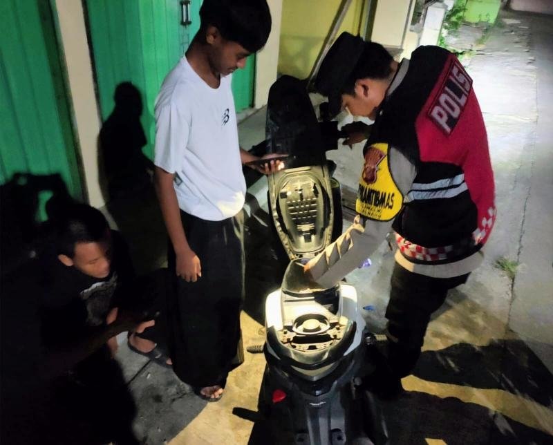 Personil Polsek Tegalwaru Patroli Malam Monitor dan Cegah Pekat di Wilayah Loji Cintalaksana