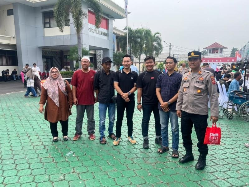 Personil Polsek Tegalwaru Patroli Siang Sambang Kantor Desa Cintalanggeng Edukasi Warga Peduli Kamtibmas