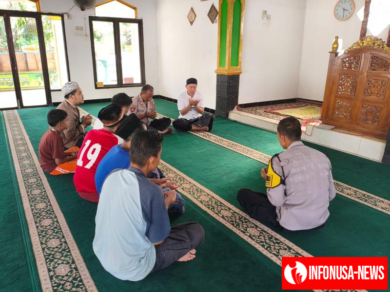 Anggota Polsek Batujaya bersama Jamaah Masjid Al-Hidayah melaksanakan Doa Bersama untuk Alm. Affan Kurniawan Bin Zulkifli