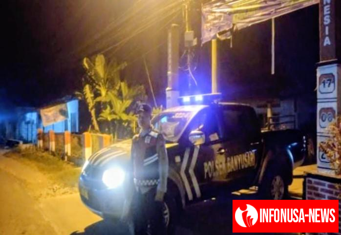 Aiptu Deni Anggota Prekat Polsek Banyusari Giat Patroli Jalan Raya Antisipasi Kejahatan
