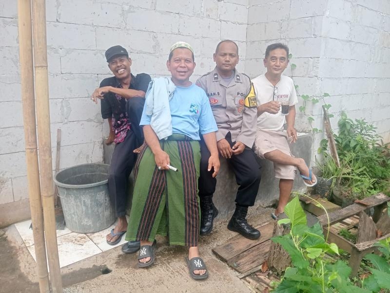 Bhabinkamtibmas Polsek Telagasari Sampaikan Himbauan TPPO kepada Warga Desa Binaan