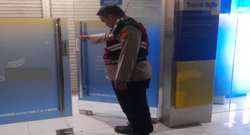 Upaya Personel Polsek Lemahabang Laksanakan Patroli KRYD Malam Di Obyek Vital