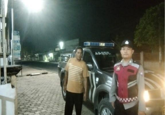 Anggota Prekat Polsek Banyusari Giat Patroli Jalan Raya Antisipasi Kejahatan