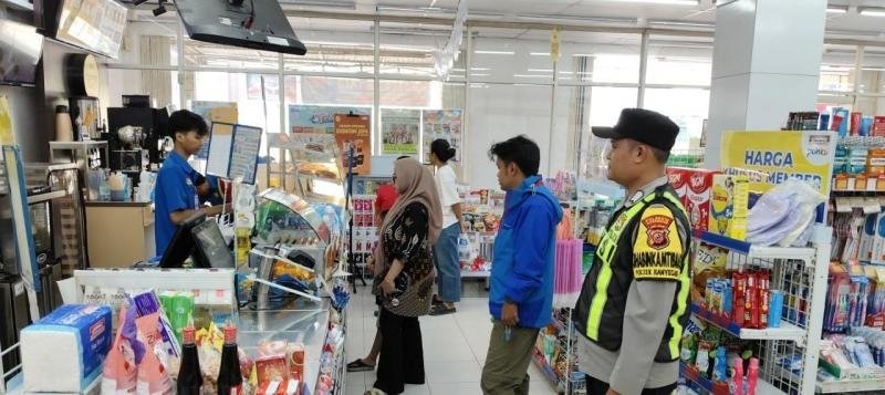Upaya Sambangi Supermarket Indomaret Gempol Guna Antisipasi Kejahatan