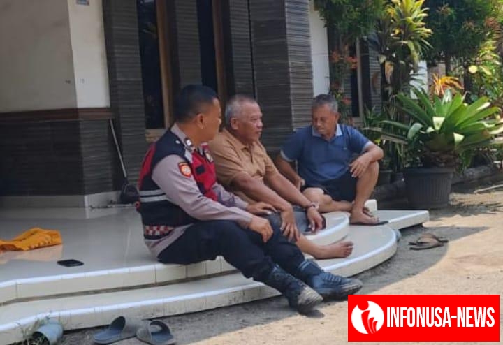 Patroli Polsek Klari menyambangi warga dan menyampaikan pesan-pesan kamtibmas.