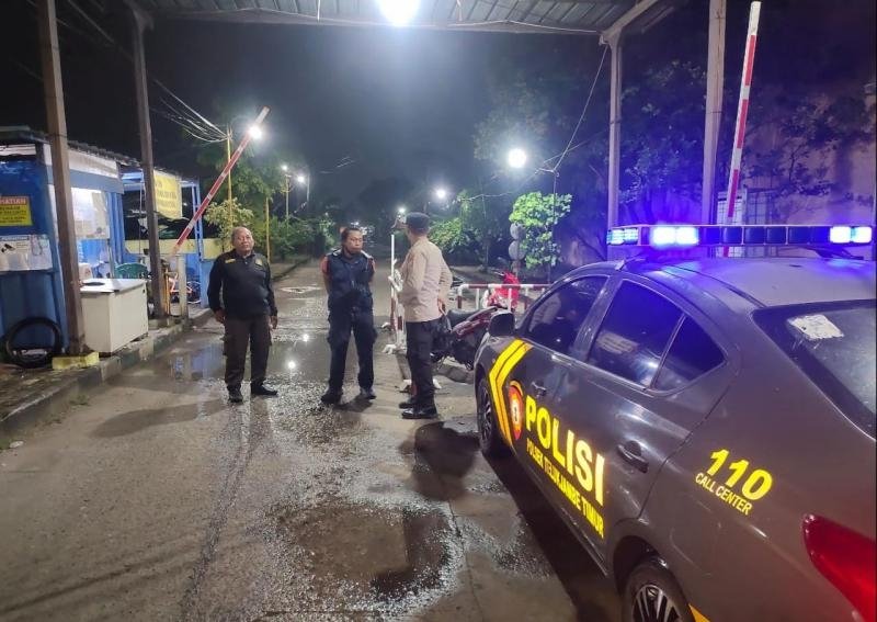 Jajaran Polsek Telukjambe Timur Gelar Patroli Perintis Guna Jaga Kondusifitas di Perum Puri Telukjambe