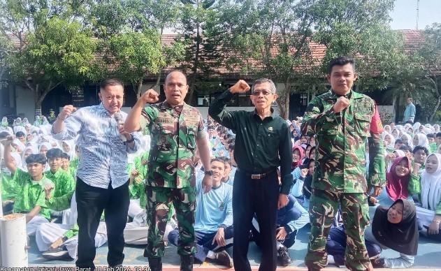 Membuka Jalan Pengabdian, TNI AD Kenalkan Rekrutmen Prajurit kepada Siswa SMAN 1 Jatisari 