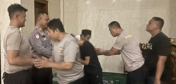 Polsek Klari Melaksanakan Tarawih Malam Ke-20 di Masjid Al Danish