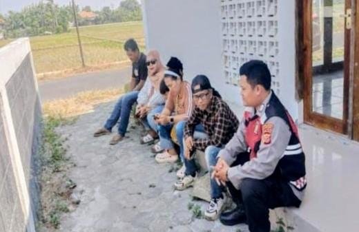 Prekat Polsek Banyusari Sosialisasikan Bahaya TPPO di Wilayah Hukum Binaan
