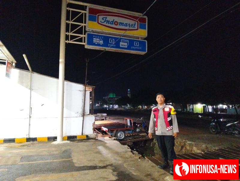 Terus Berupaya Anggota Pilisi Polsek Batujaya melaksanakan Patroli Prekat serta Cegah Pencurian dan Pembobolan di Minimarket pada malam hari