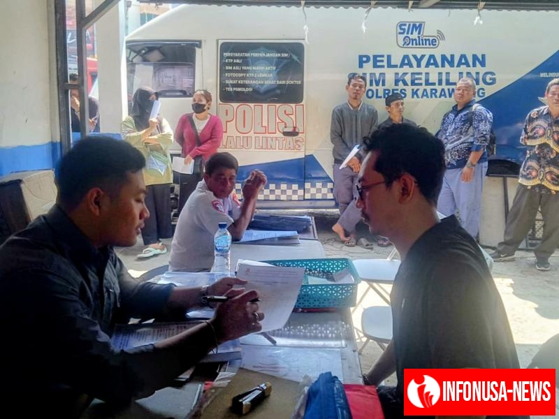Satlantas Polres Karawang Layani Perpanjangan SIM Masyarakat, melalui Gerai Pelayanan SIM Keliling
