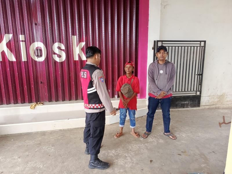 Upaya Jaga Kondusifitas Siang Hari, Patroli Polsek Tempuran Sambangi Juru Parkir Guna Antisipasi guan kamtibmas.