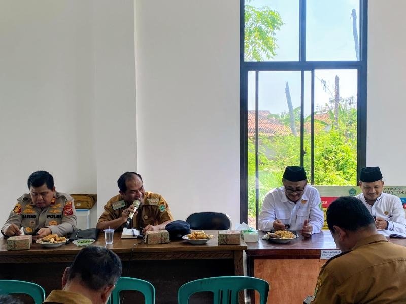 Kapolsek Pedes Hadiri Rapat Minggon Kecamatan, Bahas Kamtibmas dan Peran Masyarakat