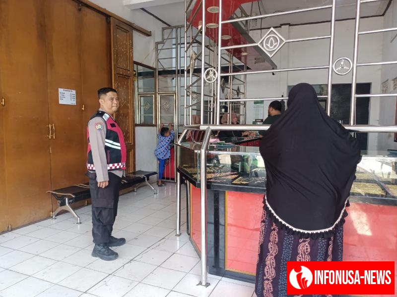 Giat Patroli Prekat Ditoko Perhiasan dilaksanakan Personil Polsek Tempuran Res Karawang.