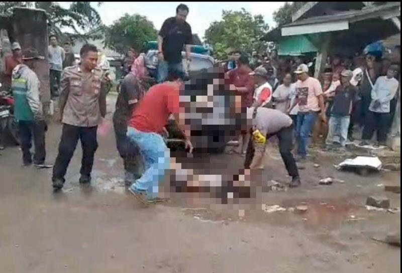 Aksi Heroik Anggota Polsek Pedes Amankan Terduga Pelaku Curanmor dari Amukan Massa