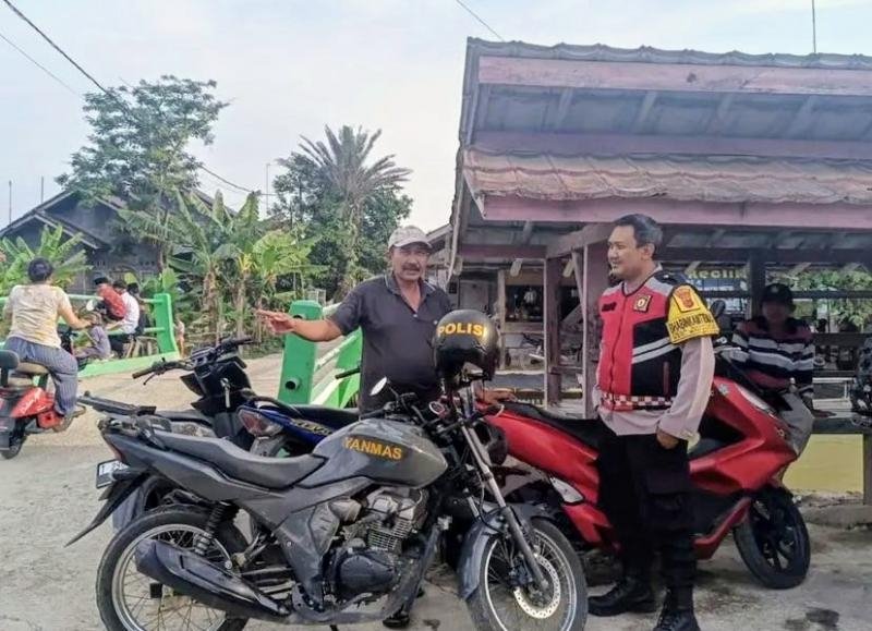 Upaya Anggota Prekat Polsek Banyusari Kembali Lakukan Giat Patroli Jalan Raya Antisipasi Kejahatan