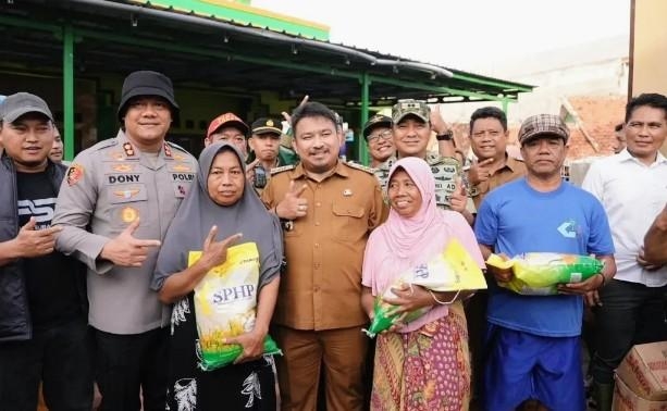Negara Hadir di Tengah Banjir: Kapolres Subang Turun Langsung Pastikan Warga Pamanukan Terlayani