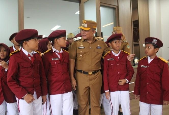 Belajar Bermimpi di Rumah Pemerintahan: Bupati Dian Ajak Siswa Sekolah Rakyat Menyapa Masa Depan