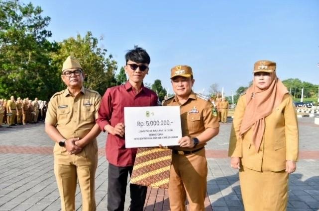 Dari Akar Budaya ke Identitas Daerah, Karya Ligar Fajar Maulana Jadi Logo Resmi Hari Jadi ke-528 Kuningan

 