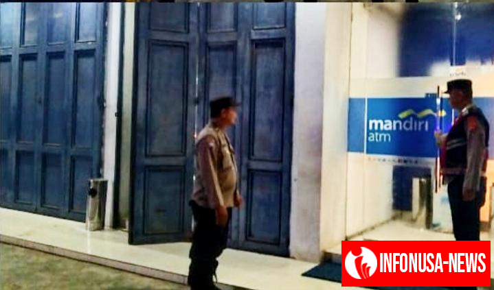Patroli Malam Yang Dilaksanakan Samapta Polsek Rengasdengklok Dengan Mendatangi Bank BRI Dan Mandiri