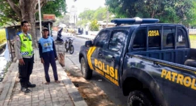Personel Polsek Jatisari Laksanakan Patroli Siang untuk Antisipasi Gangguan Kamtibmas di Desa Pacing