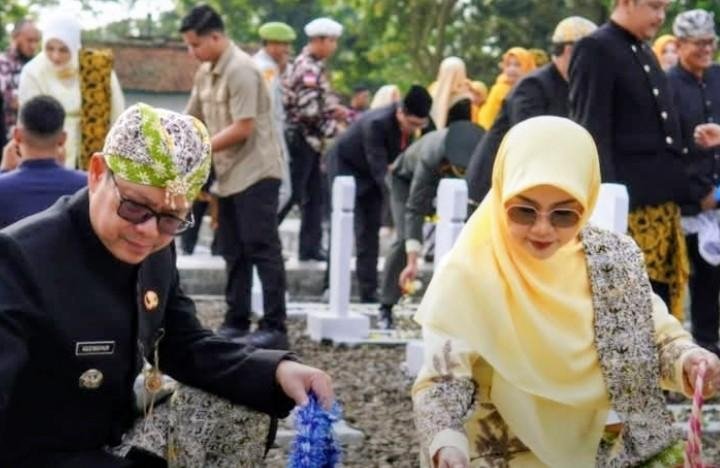 Di Hadapan Para Pahlawan, Kang Akur Pimpin Ziarah Penuh Haru di HUT ke-78 Subang