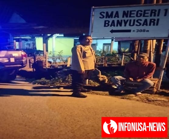 Aiptu Deni Setiabudi Bhabinkamtibmas Desa Kutaharja Ikut Serta Dalam Giat Ronda Bersama Warga