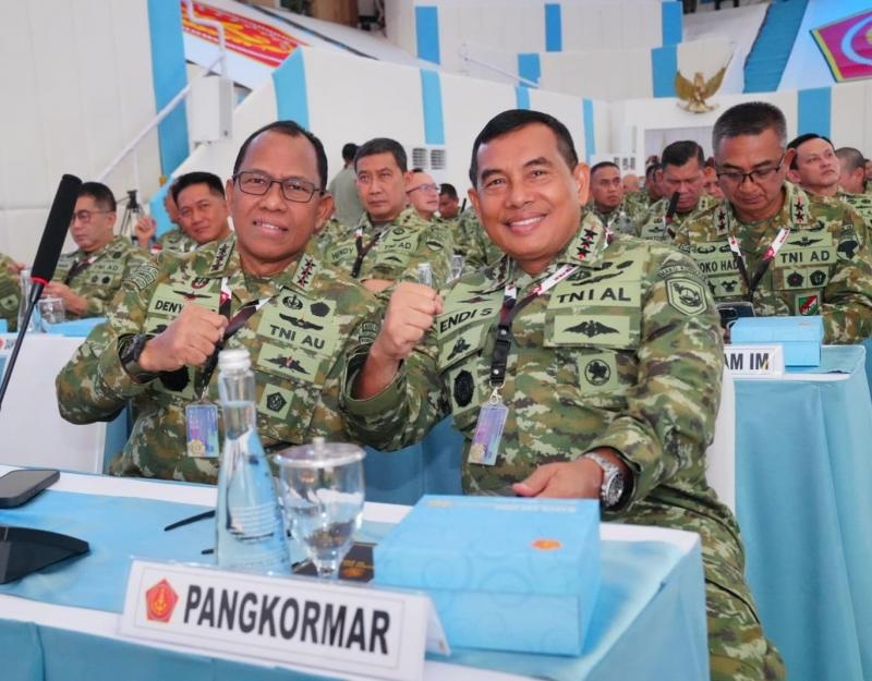 DIHADIRI MENHAN, PANGKORMAR IKUTI RAPIM TNI 2026