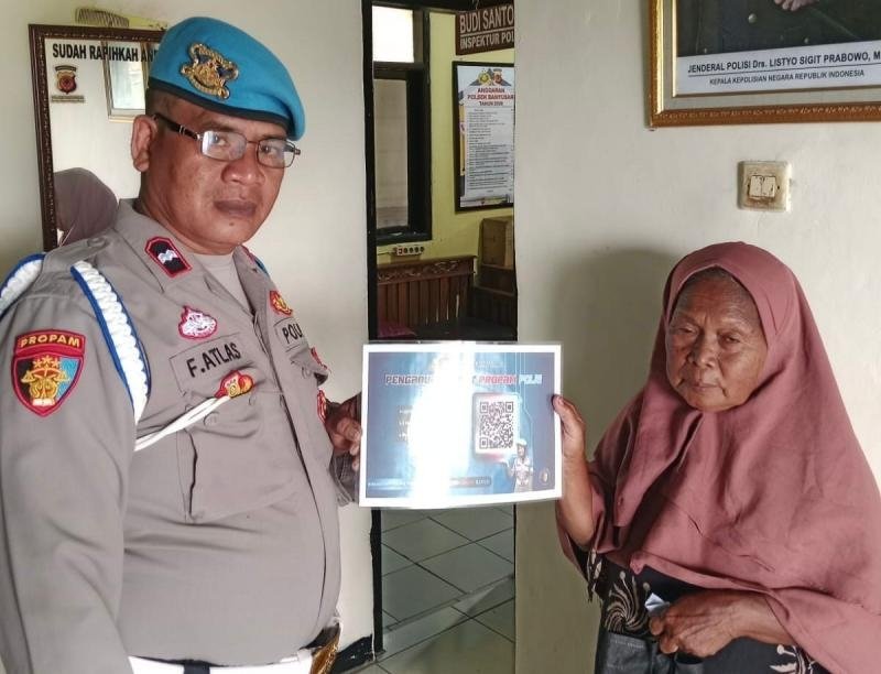Upaya Bripka Faridil Melaksanakan Sosialisasi QR Barcode ke Masyarakat Pengaduan Divisi Propam Polri Bidpropam Polda Jabar