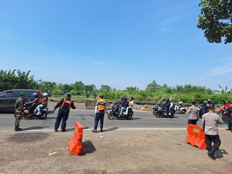 Perkuat Pengamanan Jalur Pantura, Polres Karawang Kerahkan Puluhan Personel Gabungan di Pos Gamon