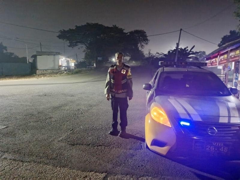 Cegah Tawuran, Samapta Polsek Klari Patroli dinihari sasaran Jalan Raya Kosambi Telagasari