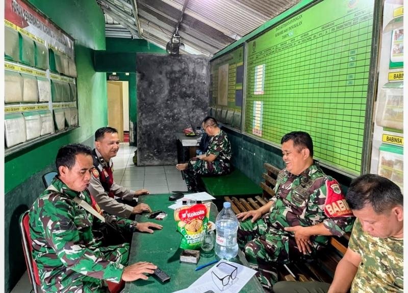 Potret Penguatan Sinergitas, Personel Polri Lakukan Silaturahmi ke Mako Koramil 0410/Pangkalan
