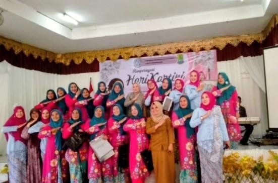 Dari Dedaunan hingga Turubuk, Perempuan Karawang Rayakan Kartini dengan Karya dan Rasa