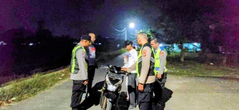 Polisi Polsek Banyusari Gencar Melaksanakan Razia Sepeda Motor Berknalpot Brong di Wilayah Binaan