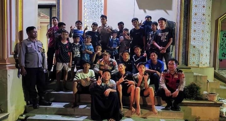 Antisipasi Tawuran Perang Sarung dan kerawanan lainnya di Bulan Ramadhan, Kapolsek Klari Sambangi Anak Remaja