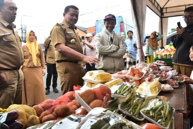 Bazar Ramadan, Ruang Hangat Warga Sumedang Penuhi Kebutuhan Sambil Berbagi Cerita