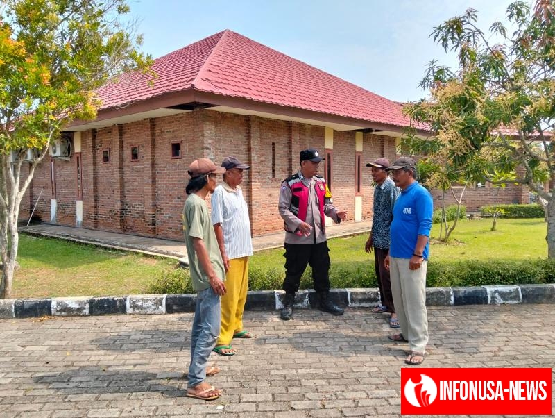 Anggota Polsek Batujaya Antisipasi GU Kamtibmas di Tempat Wisata Museum Candi Jiwa Batujaya di siang hari