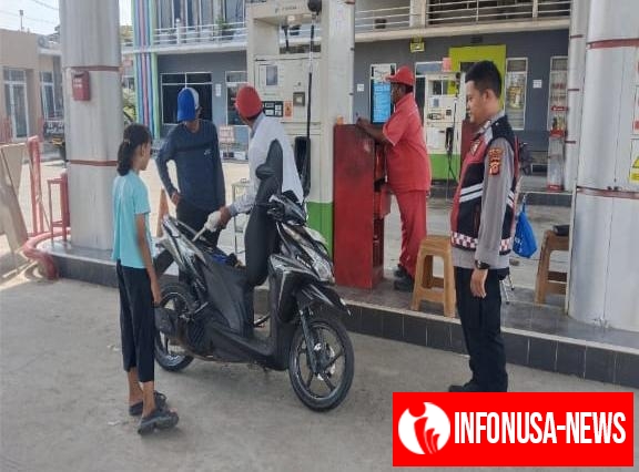 Upaya Cegah Tindak Kriminslitas Prekat Polsek Banyusari Kunjungi SPBU Berikan Rasa Aman