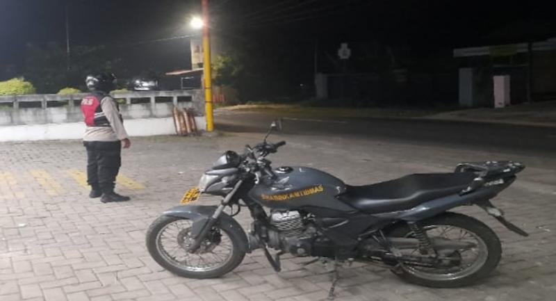 Upaya Anggota Polsek Lemahabang Laksanakan Patroli Prekat Malam