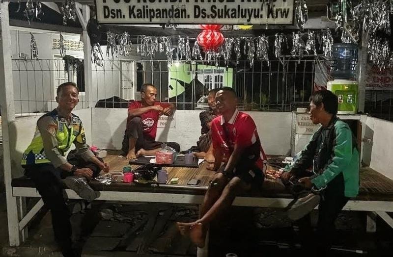 Bhabinkamtibmas Laksanakan Kegiatan Sambang Dialogis Guna Pelihara Kedekatan dengan Warga Dusun Kalipandan