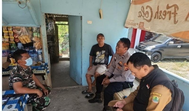 Bhabinkamtibmas dan Babinsa Laksanakan Sosialisasi Kepada Warga Ciptasari, untuk Ingatkan Bahaya Judol