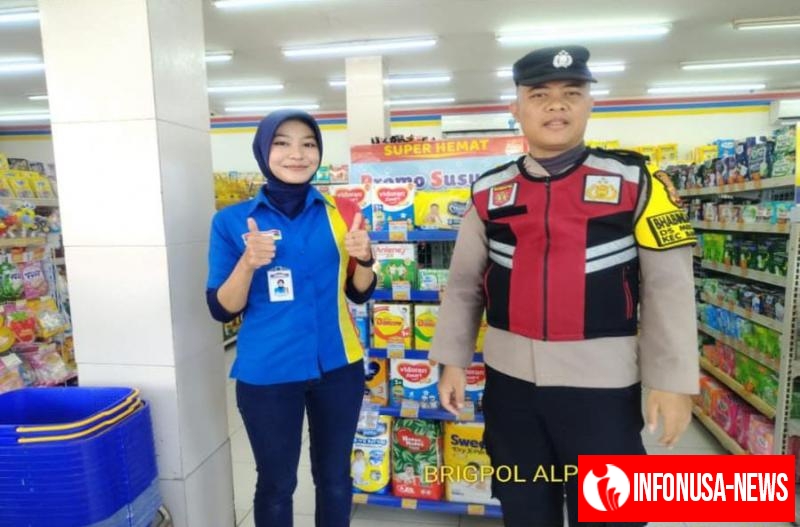 Brigadir Alpian Budi Laksanakan Giat Patroli Perekat Supermarket Indomaret Gempol Guna Antisipasi Kejahatan