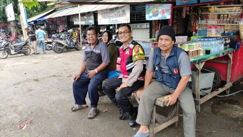 Bhabinkamtibmas Polsek Telagasari Sebar Himbauan Pencegahan TPPO Kepada Masyarakat Binaan