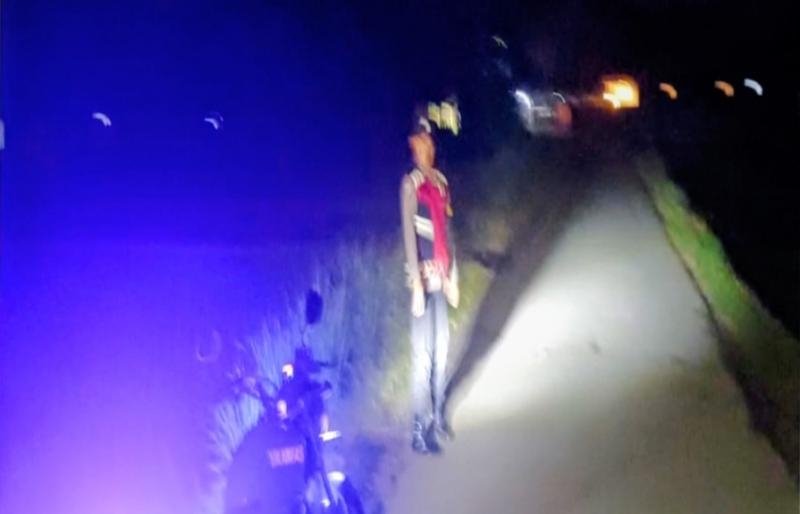 Personil Polsek Tegalwaru Patroli Dinihari Monitor Jalan Sepi Loji Desa Cintalaksana Cegah Kejahatan